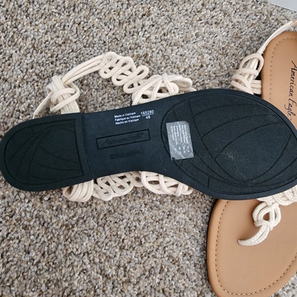 American Eagle Sandals Women’s 7.5 Cream Braided Thong - Picture 6 of 7